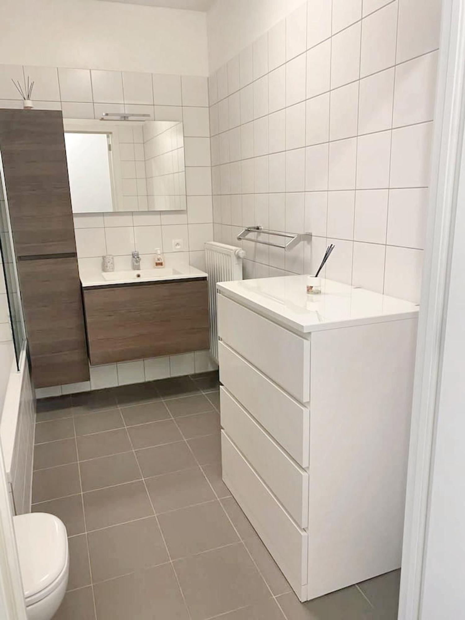 Modern Apartment In Cureghem Anderlecht 134 M² + Terrace Brussels Exterior photo